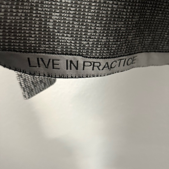 Lululemon license to train hoodie in dark gray pattern men’s medium like new - Picture 3 of 4